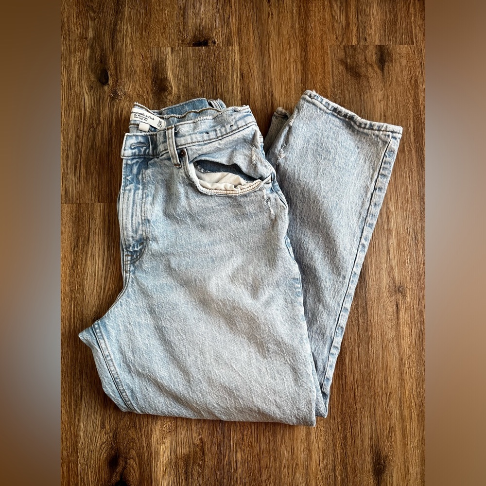 Abercrombie and Fitch 90s Straight Ultra High Rise Curve Love